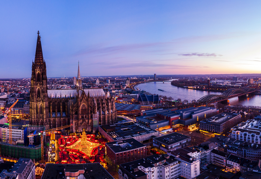 Die Domstadt Köln ist zur Adventszeit definitiv einen Besuch wert.