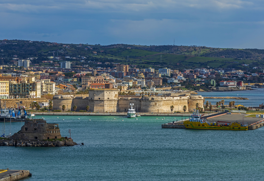 Das historische Civitavecchia wartet bereits auf Sie.