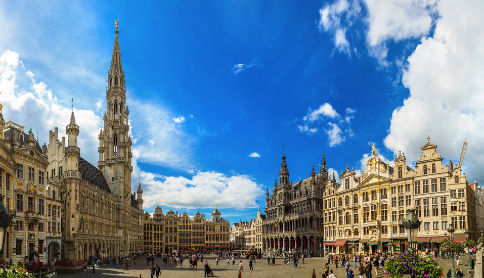 Besichtigen Sie den Grand-Place in Brüssel.