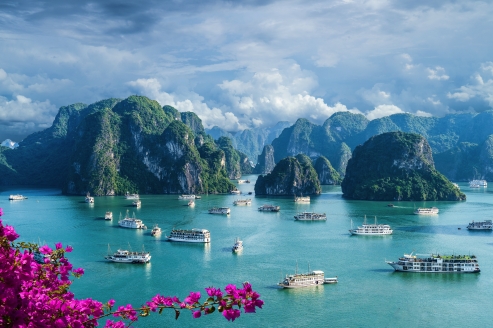 Die beeindruckende Halong Bay erwartet Sie im Norden Vietnams.