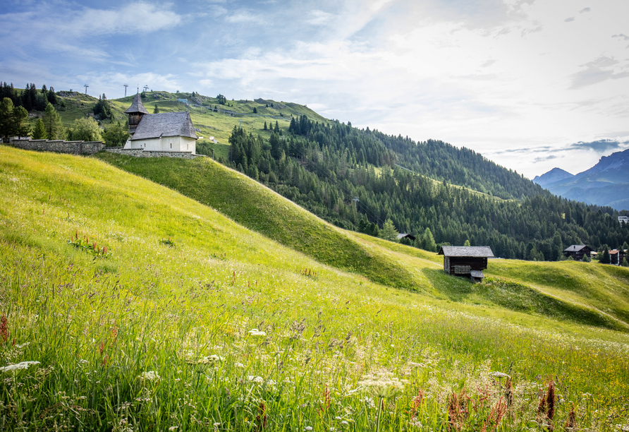 Das Bergkirchli ist die älteste Kirche im idyllischen Kurort Arosa.