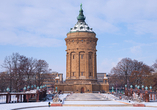 Der Wasserturm von Mannheim ist eine der bekanntesten Sehenswürdigkeiten der Stadt.