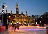 In Wien finden Sie eine Eislaufbahn.
