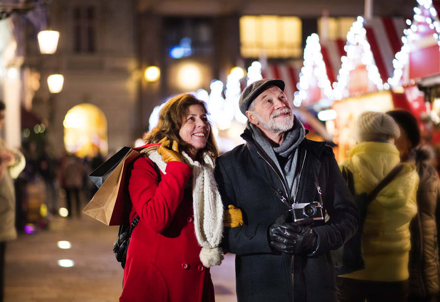 Schlendern Sie über die verschiedenen Weihnachtsmärkte in Wien.