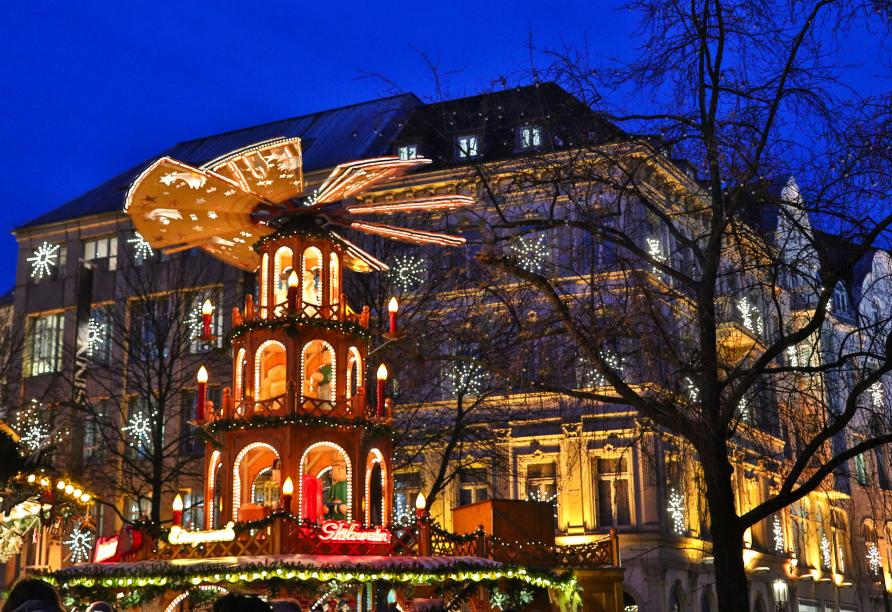 Besuchen Sie den Weihnachtsmarkt in Bonn mit seinen zahlreichen Ständen.