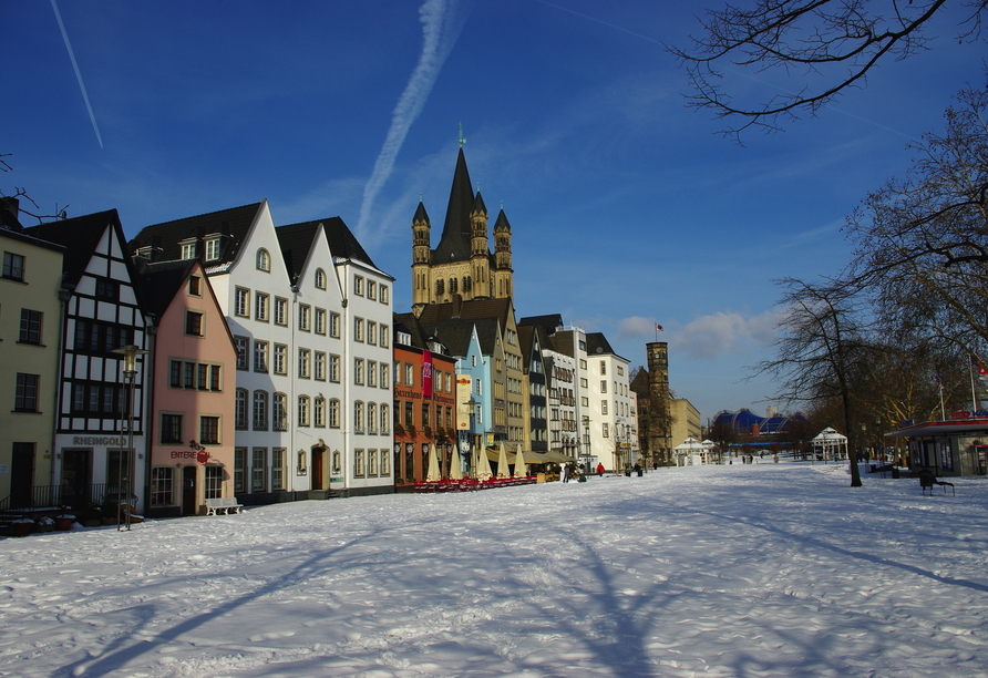 Die Kölner Altstadt im Winter