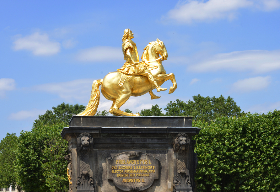 Der Goldene Reiter ist ein Standbild Augusts des Starken und das bekannteste Denkmal in Dresden.