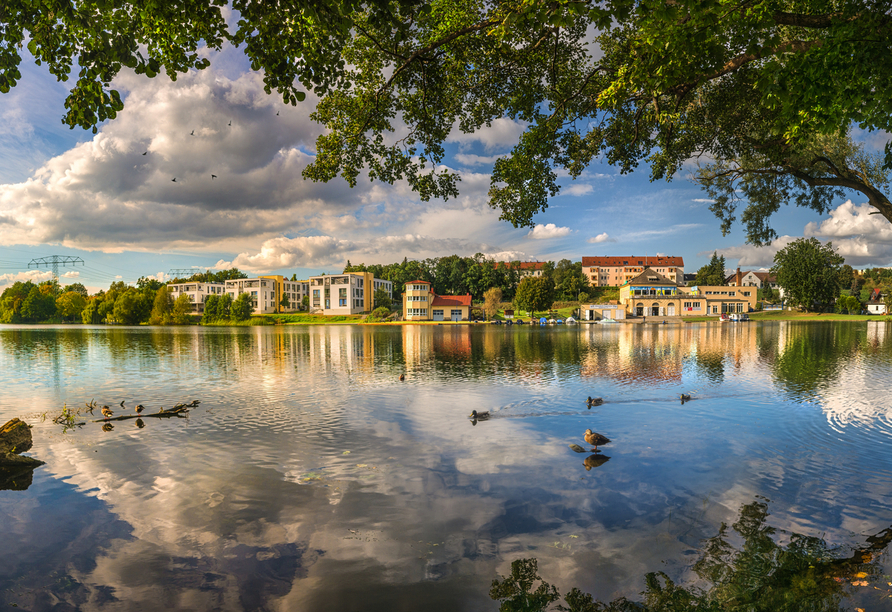 Am Kalksee in Rüdersdorf lässt es sich herrlich verweilen.