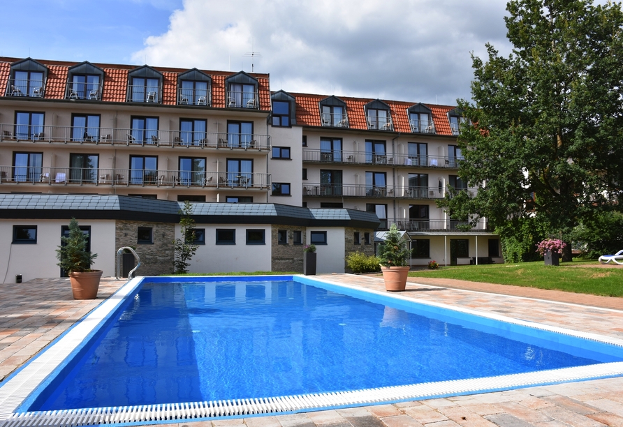 Außenpool vom aqualux Wellnesshotel