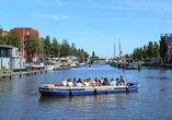 Am bequemsten entdecken Sie Groningen bei einer Bootstour im Rahmen unseres Ausflugspakets.