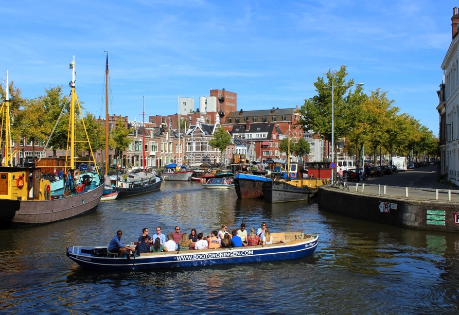 Entdecken Sie Groningen bei einer Bootstour im Rahmen unseres Ausflugspakets.