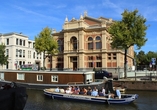 Im Rahmen des optional zubuchbaren Ausflugspakets Groningen unternehmen Sie eine Bootstour.