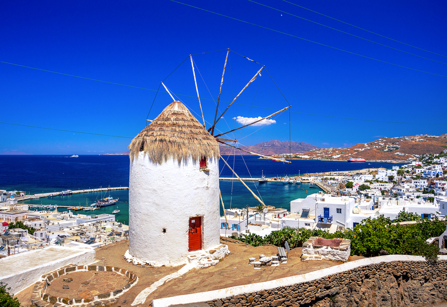 Die traditionellen griechischen Windmühlen sind das Wahrzeichen von Mykonos.