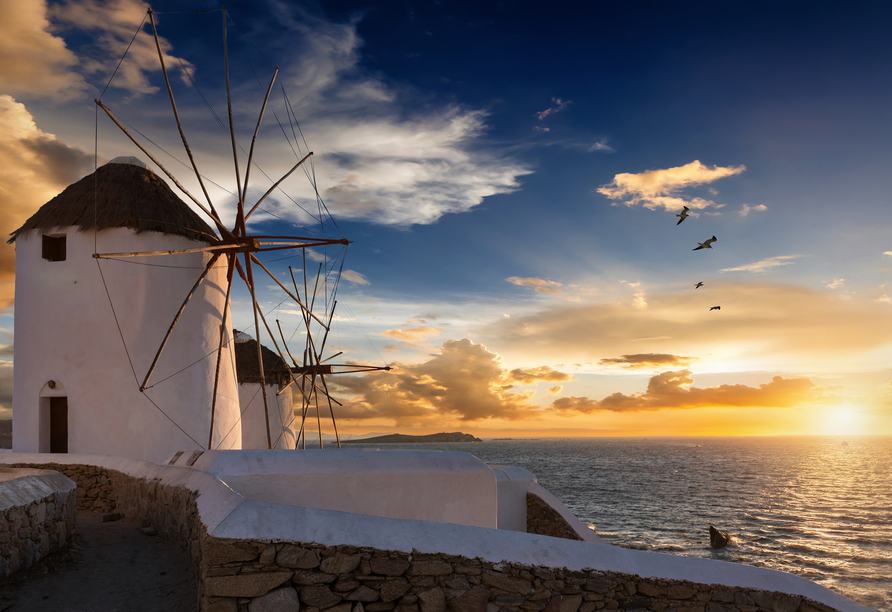 Die Windmühlen von Mykonos sind bei Sonnenuntergang ein besonderes Highlight.