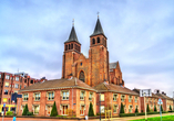Besuchen Sie die Walburgis Kirche in Arnhem.