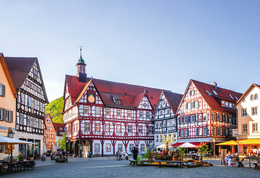 Ihr Hotel mitten in der Altstadt ist der perfekte Ausgangspunkt, um Bad Urach zu erkunden.
