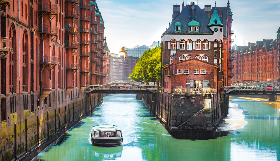 Entdecken Sie die Speicherstadt vom Wasser aus und genießen Sie Hamburgs besonderen Charme.