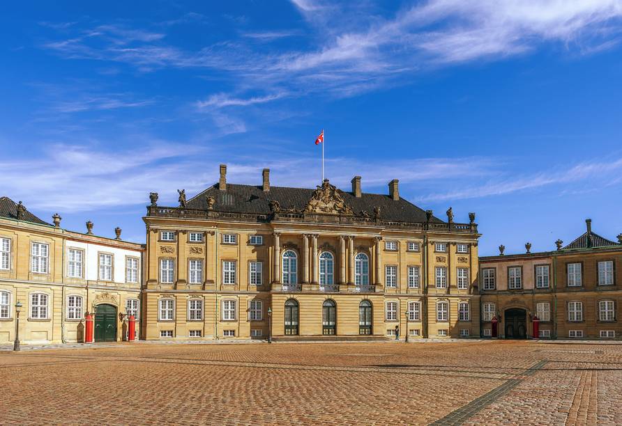 Das Schloss Amalienborg ist die Kopenhager Stadtresidenz der dänischen Königin.