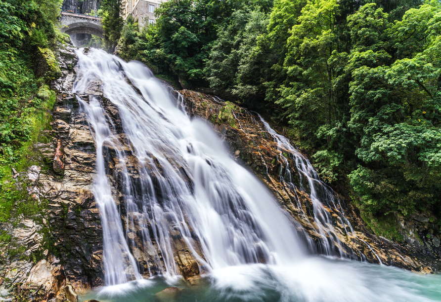 Der Gasteiner Wasserfall kann bei einer schönen Wanderung erkundet werden.