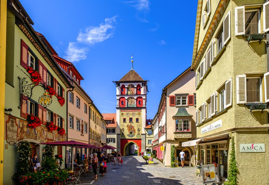 Besuchen Sie auch das farbenfrohe Städtchen Wangen.