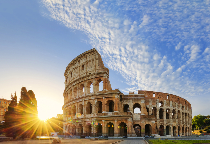 Das Kolosseum in Rom ist eines der bekanntesten Bauwerke.