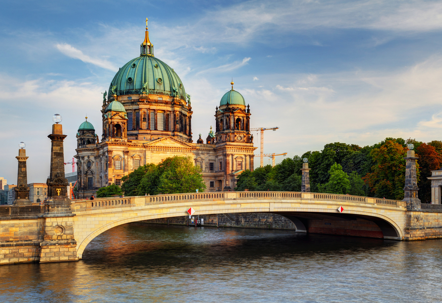 Den imposanten Berliner Dom müssen Sie gesehen haben.