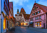 Wenn Sie zur Adventszeit zu Gast sind, sollten Sie unbedingt den Weihnachtsmarkt in Rothenburg ob der Tauber besuchen.