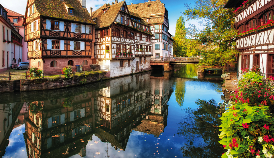Auf Ihrer Flusskreuzfahrt halten Sie u. a. in Straßburg, wo das Viertel La Petite France mit bunten Fachwerkhäusern auf Sie wartet.