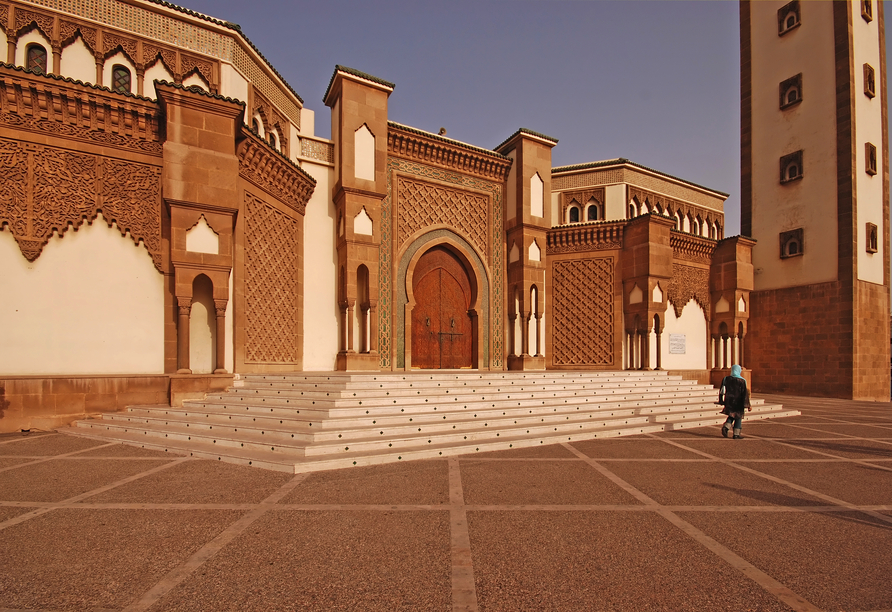 Besuchen Sie die eindrucksvolle Moschee von Agadir und erleben Sie die besondere Atmosphäre.
