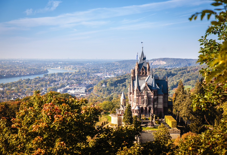 Das beeindruckende Schloss Drachenburg im Siebengebirge – ein märchenhaftes Bauwerk mit einzigartigem Charme.