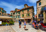 Spazieren Sie durch die atmosphärische Altstadt von Split.