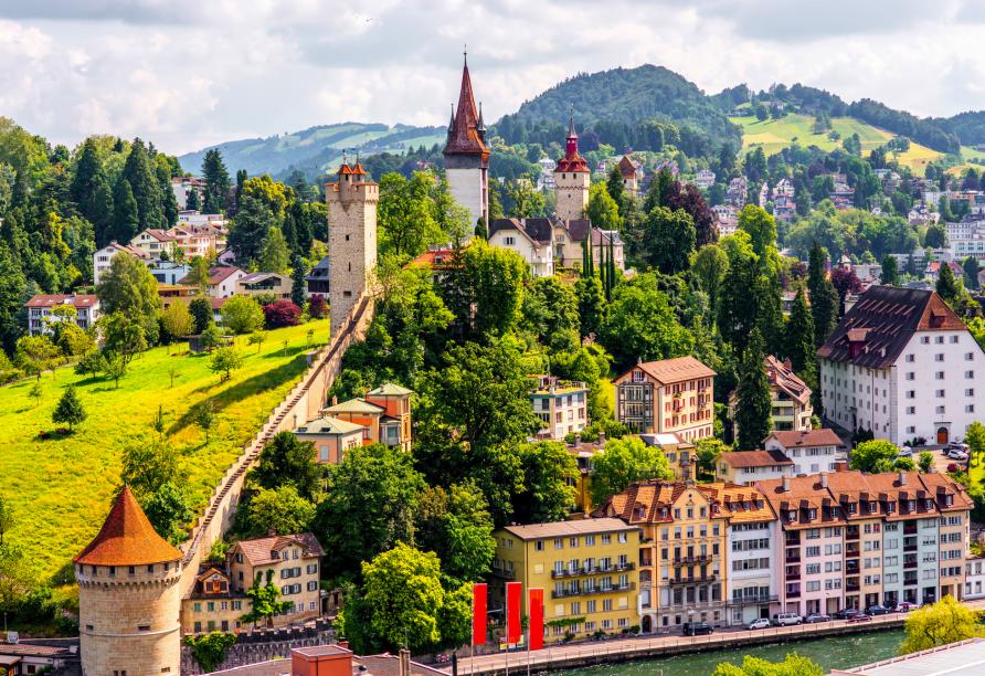 Luzern liegt nur wenige Kilometer von Ihrem Urlaubsort entfernt.