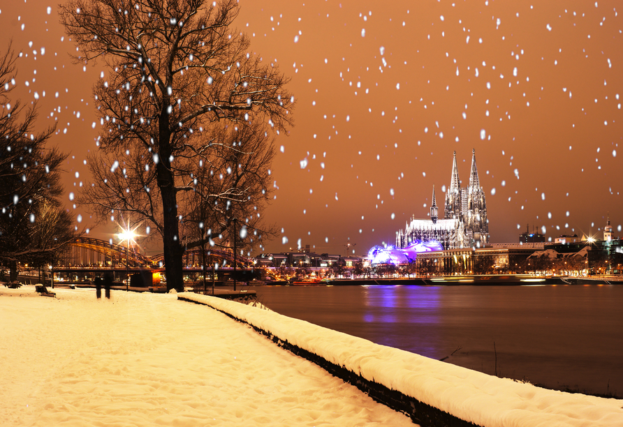 Die winterliche Stadt Köln begeistert mit ihrem besonderen Charme.