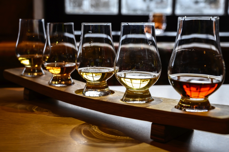 Sie sollten unbedingt die schottischen Hochland-Whiskys probieren – sie gelten unter Experten als die besten der Welt.