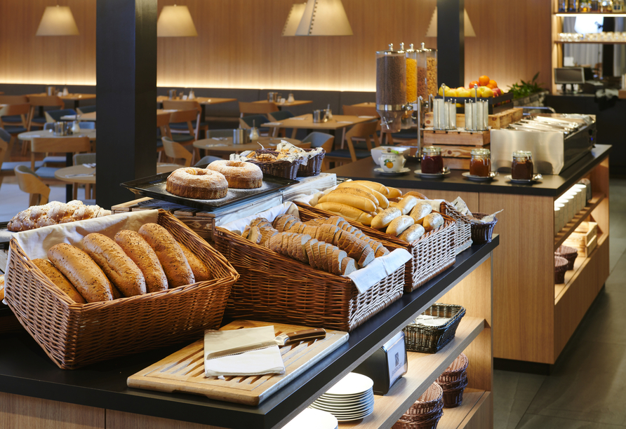 Genießen Sie eine reiche Auswahl am Frühstücksbuffet.