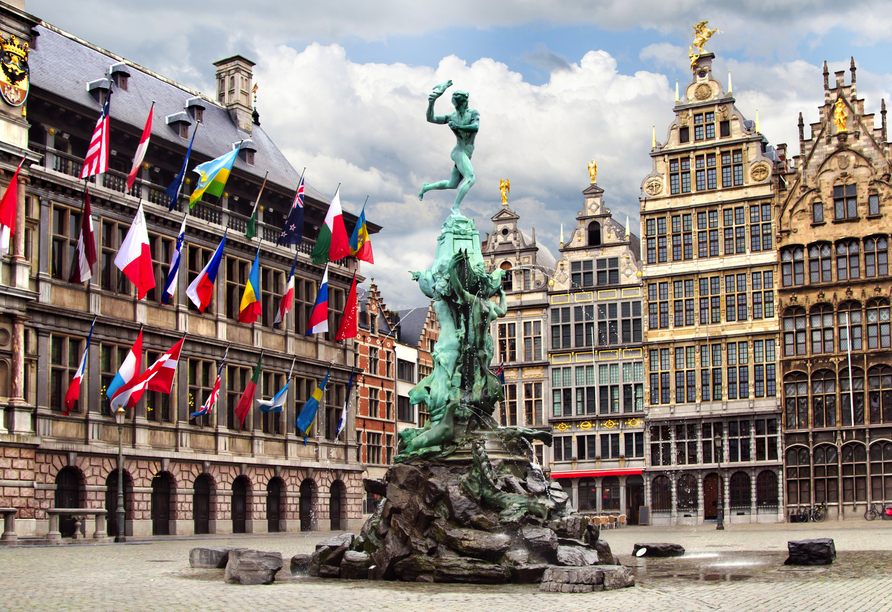 Der Grote Markt in Antwerpen beheimatet unter anderem den Brabobrunnen.
