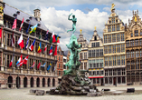 Der Grote Markt in Antwerpen beheimatet unter anderem den Brabobrunnen.