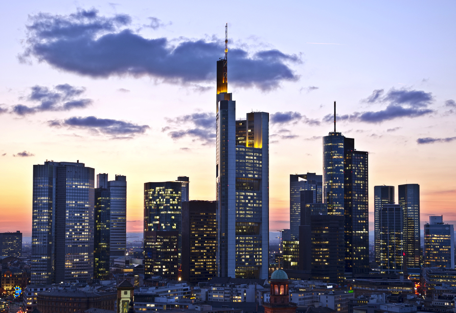 In der Metropole Frankfurt am Main beginnt Ihre Flusskreuzfahrt.