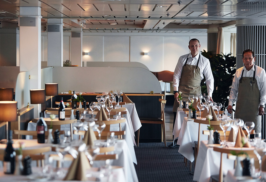 Freuen Sie sich im North Sea Bistro auf ein exklusives Dinner in elegantem Ambiente.