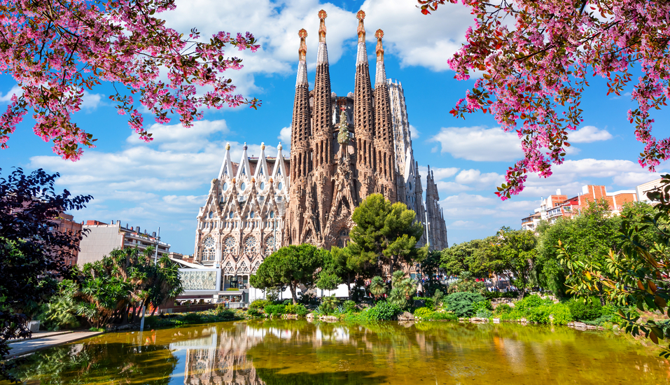 Die Sagrada Família in Barcelona ist eine der beeindruckendsten Kathedralen weltweit.