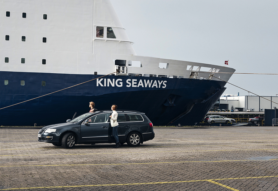 Nach Ihrer individuellen Anreise haben Sie ausreichend Zeit, Ihre Kabine an Bord der King Seaways zu beziehen.