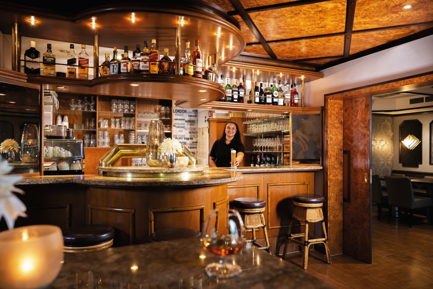 An der Victor's Bar können Sie ein paar leckere Drinks zu sich nehmen.