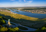 Oberhalb von Rüdesheim bietet das Niederwalddenkmal einen tollen Blick über das Rheintal.