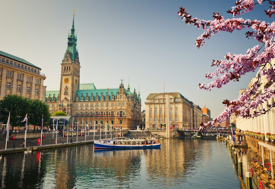 Im schönen Hamburg beginnt und endet Ihre Kreuzfahrt mit AIDAprima.