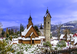 Die Stabkirche Wang in Karpacz bietet auch im Winter eine tolle Ausflugsmöglichkeit.
