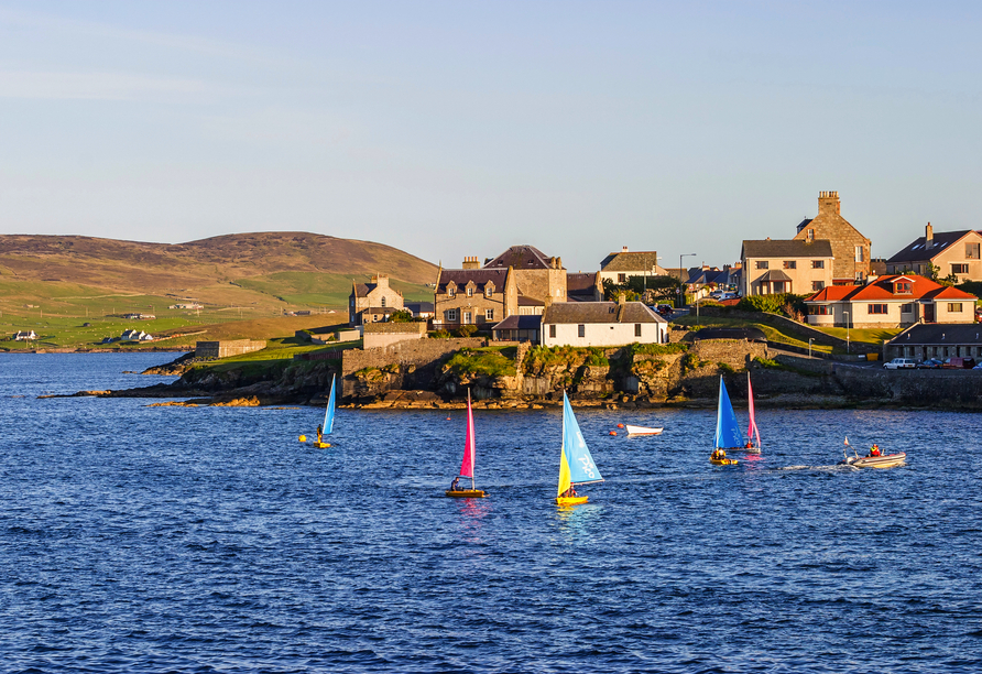Lassen Sie sich vom Charme Lerwicks, der Hauptstadt der schottischen Shetlandinseln, verzaubern.