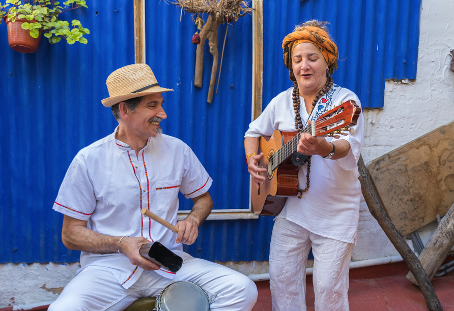 Kubanisches Flair, Musik, Tanz und Lebensfreude – tauchen Sie in die einzigartige Atmosphäre von Havannas Altstadt ein!