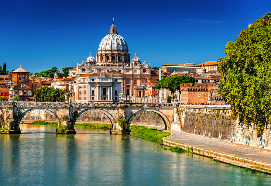 Die ewige Stadt Rom erwartet Sie mit unzähligen bedeutenden Sehenswürdigkeiten.