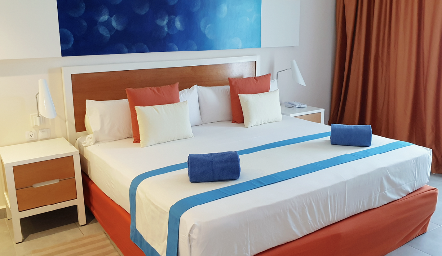 Beispiel Doppelzimmer im Grand Aston Cayo Las Brujas Beach Resort & Spa