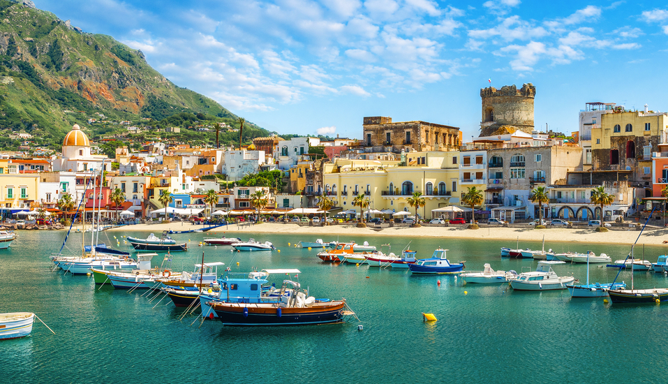 Erkunden Sie Ihren zauberhaften Urlaubsort Forio auf Ischia.